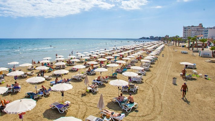 Foinikoudes Beach